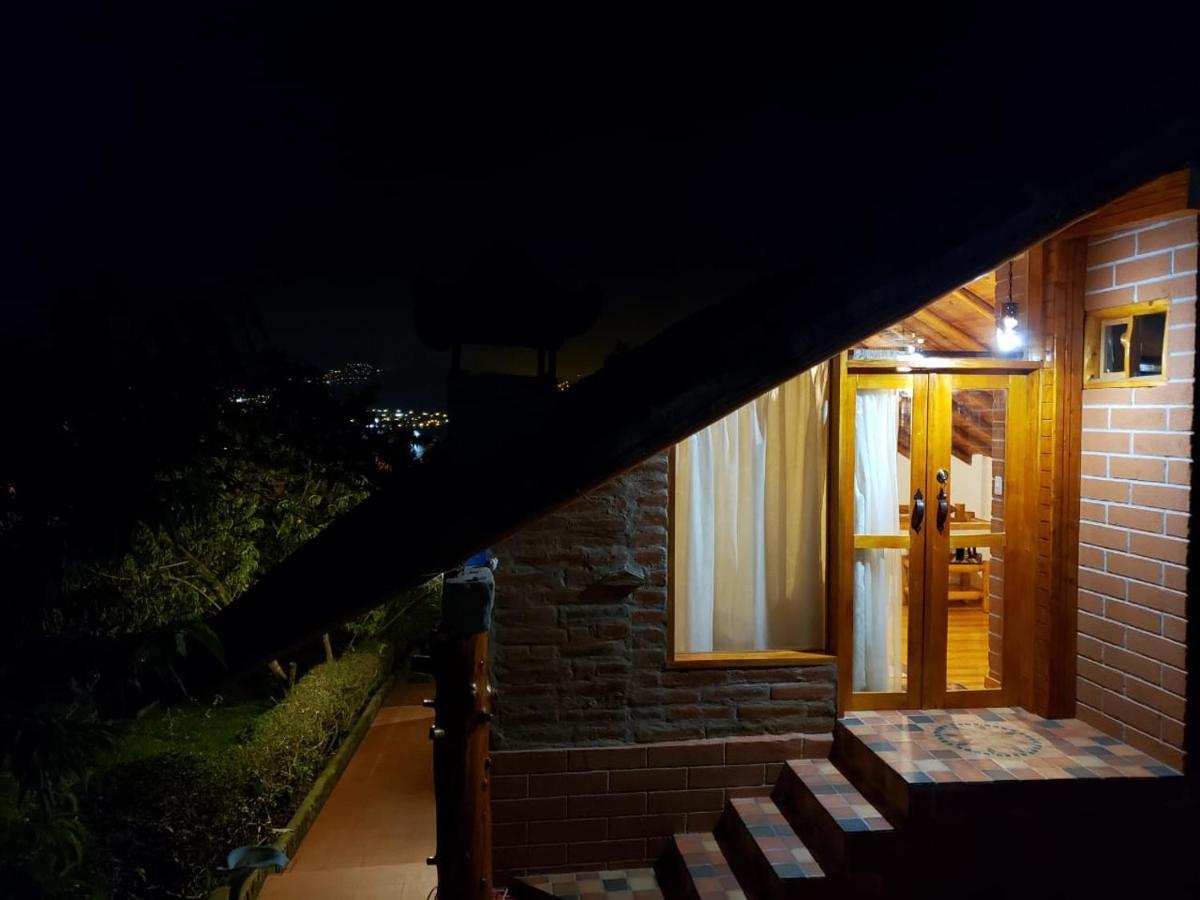 Atallaro Hospedaje Otavalo Rom bilde