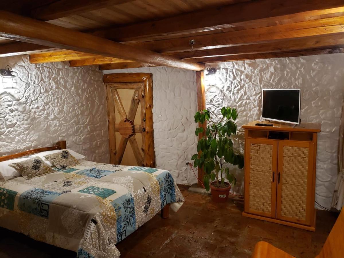 Atallaro Hospedaje Otavalo Eksteriør bilde